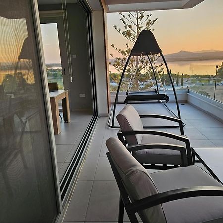 Majestic Sunset Salt Lake Views 300M From Beach Larnaca Bagian luar foto