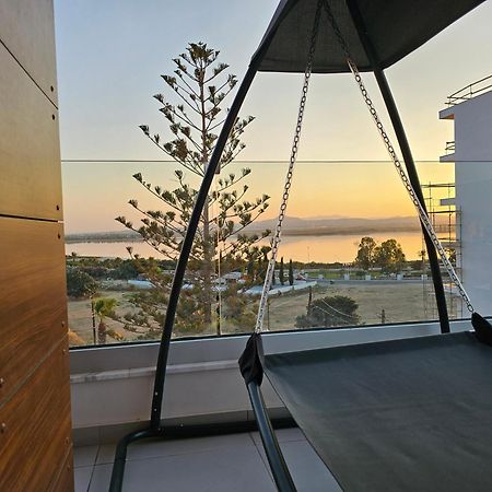 Majestic Sunset Salt Lake Views 300M From Beach Larnaca Bagian luar foto