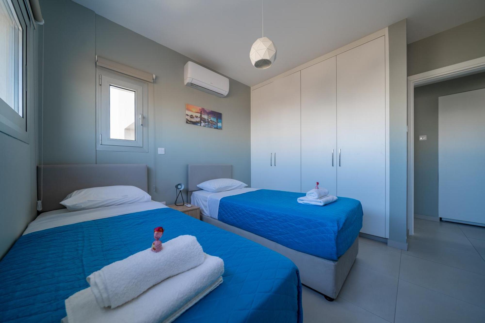 Majestic Sunset Salt Lake Views 300M From Beach Larnaca Bagian luar foto