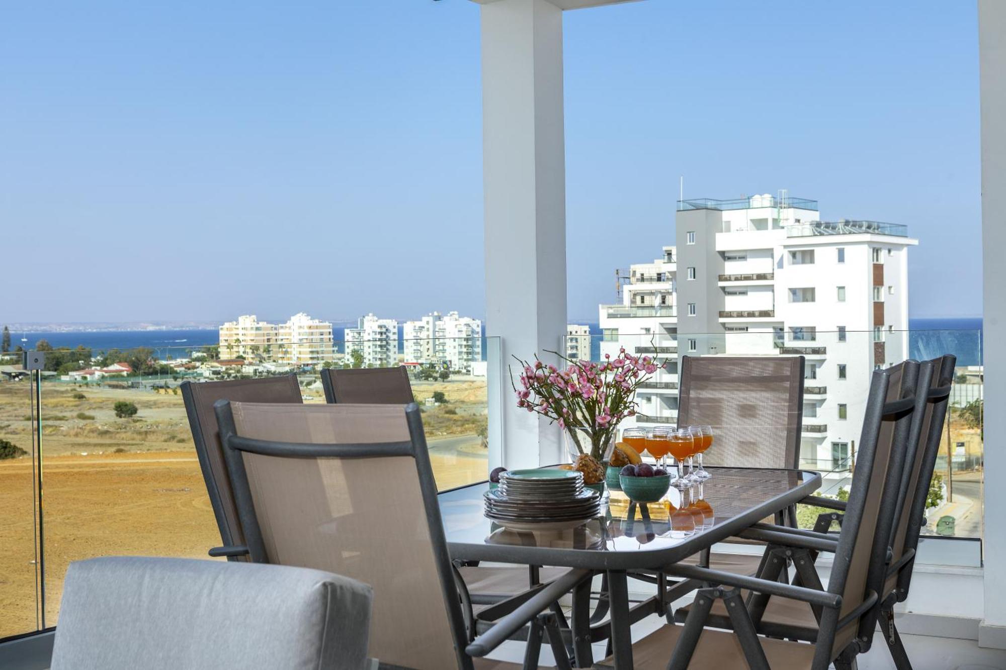 Majestic Sunset Salt Lake Views 300M From Beach Larnaca Bagian luar foto