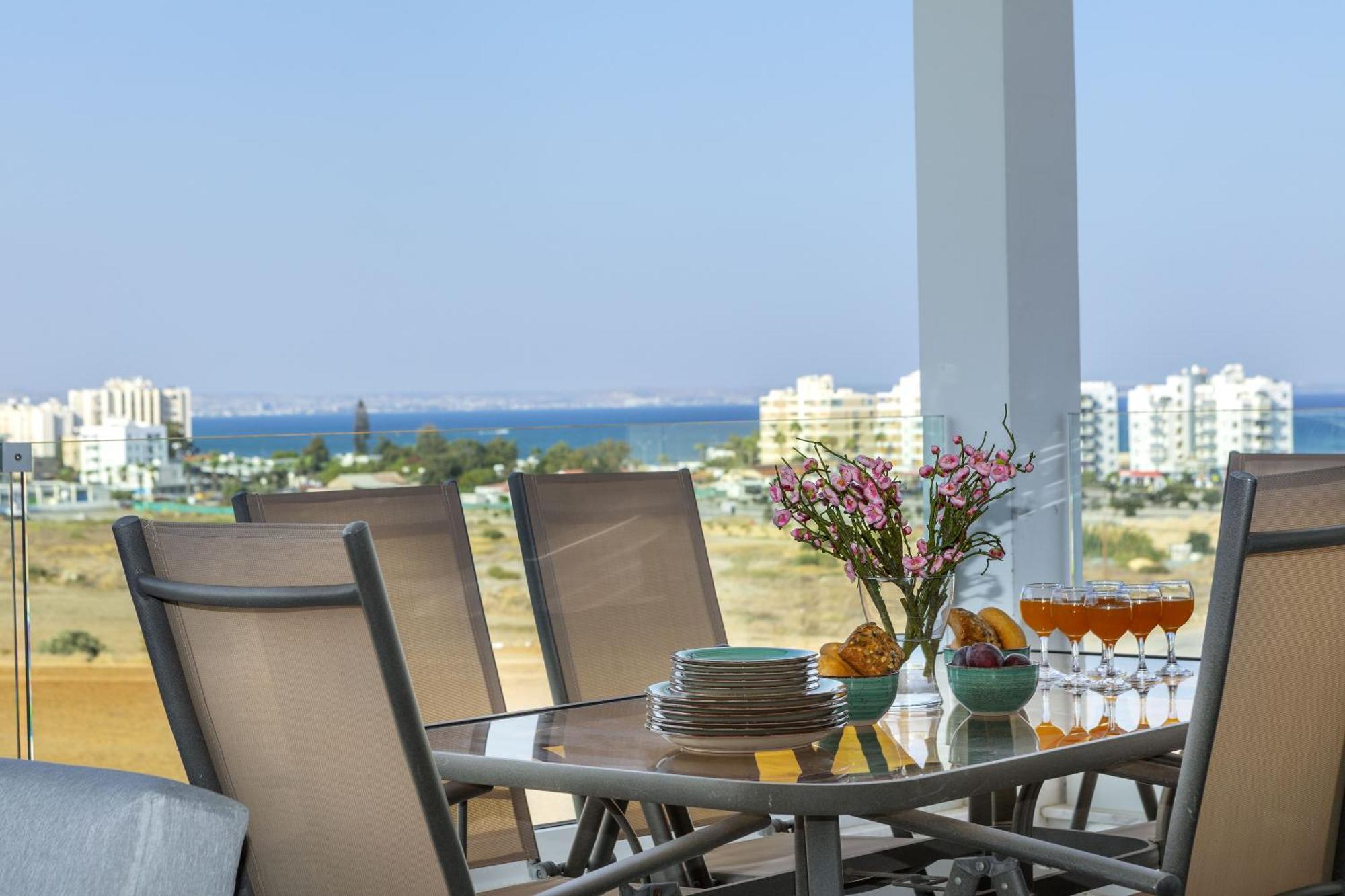 Majestic Sunset Salt Lake Views 300M From Beach Larnaca Bagian luar foto