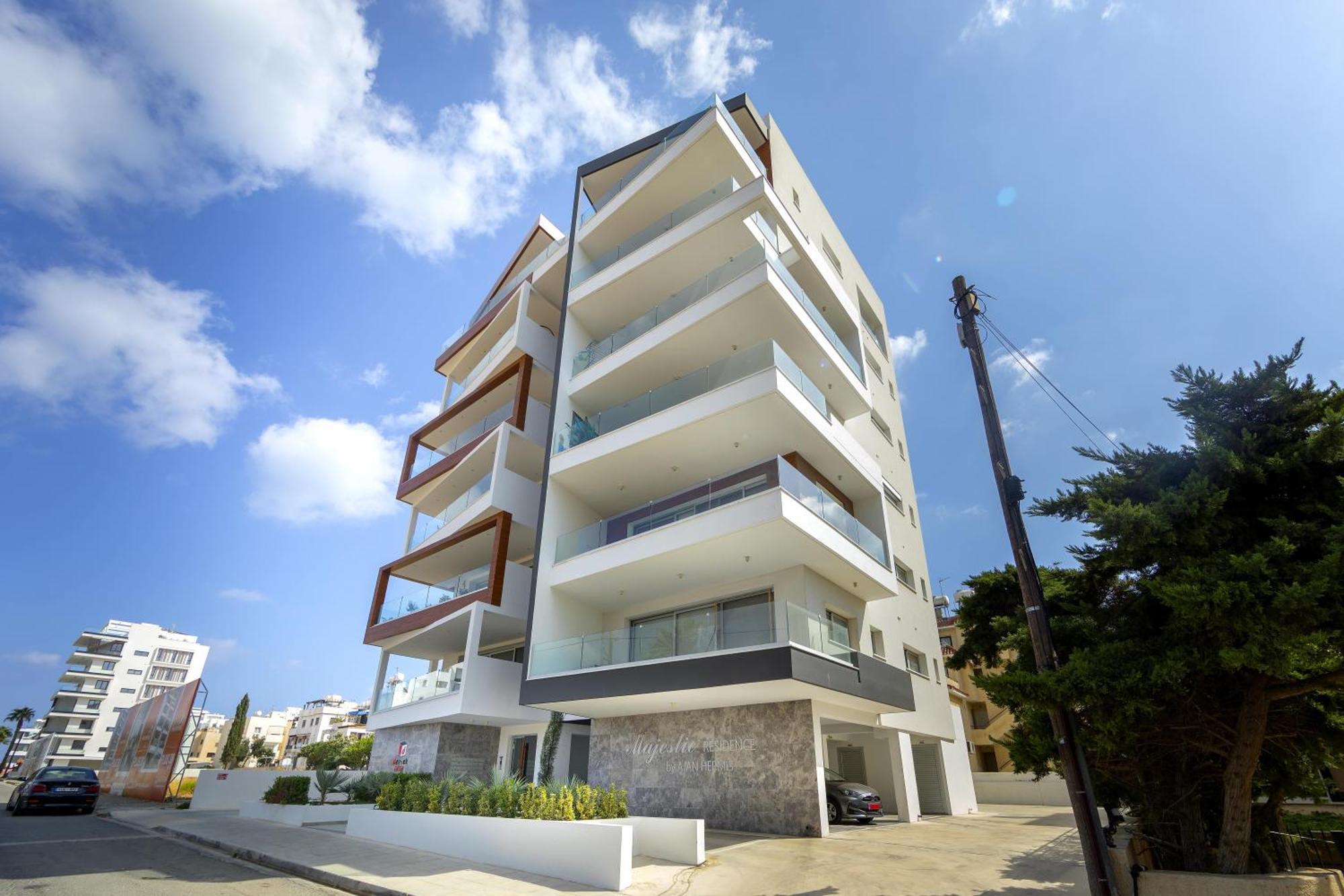 Majestic Sunset Salt Lake Views 300M From Beach Larnaca Bagian luar foto