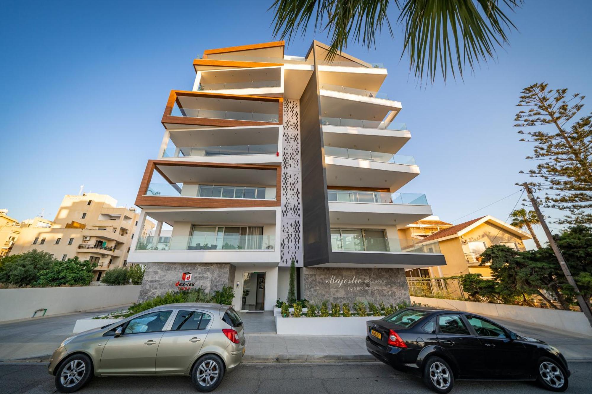 Majestic Sunset Salt Lake Views 300M From Beach Larnaca Bagian luar foto