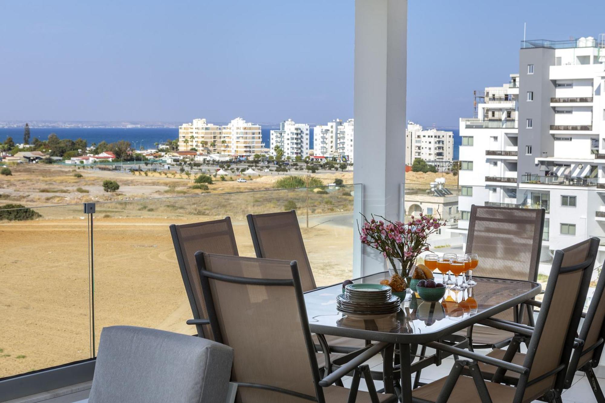 Majestic Sunset Salt Lake Views 300M From Beach Larnaca Bagian luar foto