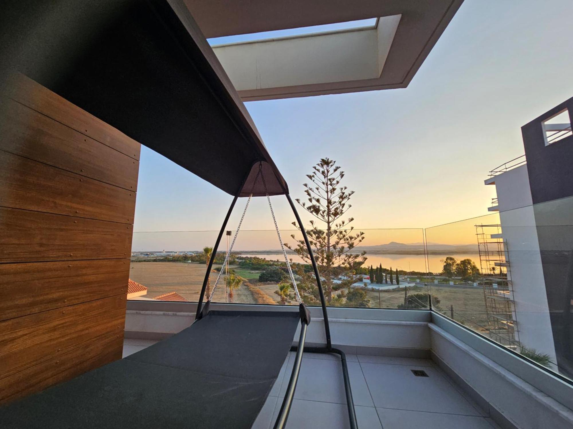 Majestic Sunset Salt Lake Views 300M From Beach Larnaca Bagian luar foto