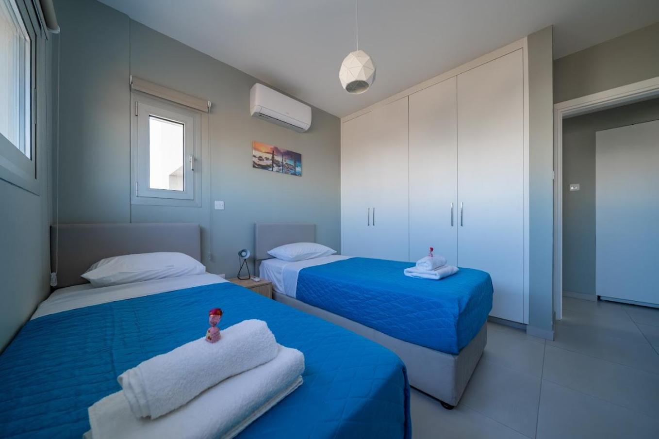 Majestic Sunset Salt Lake Views 300M From Beach Larnaca Bagian luar foto