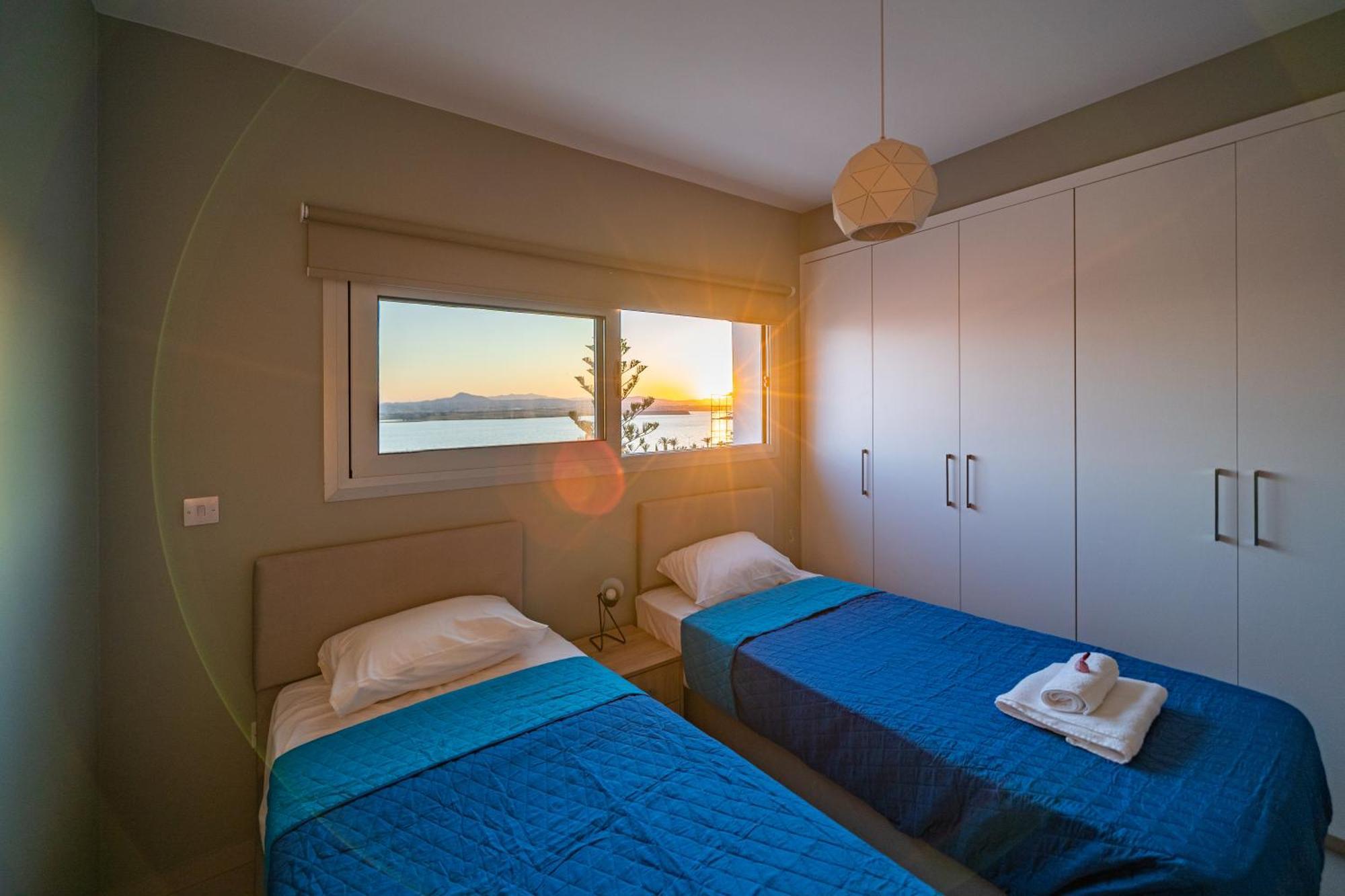 Majestic Sunset Salt Lake Views 300M From Beach Larnaca Bagian luar foto